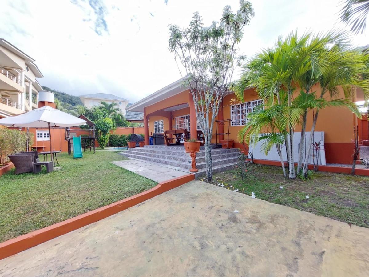 Beau Vallon Villa Self Catering With Pool מראה חיצוני תמונה