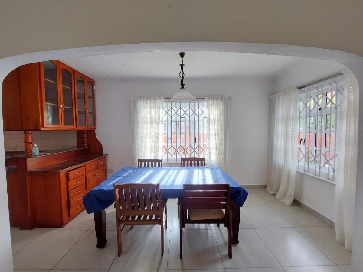 Beau Vallon Villa Self Catering With Pool מראה חיצוני תמונה