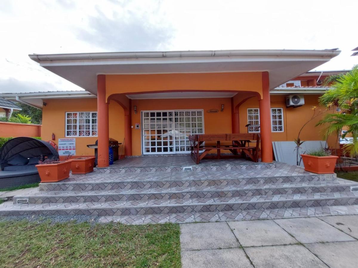 Beau Vallon Villa Self Catering With Pool מראה חיצוני תמונה