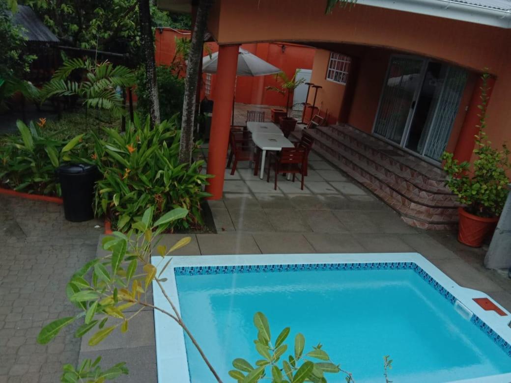 Beau Vallon Villa Self Catering With Pool מראה חיצוני תמונה
